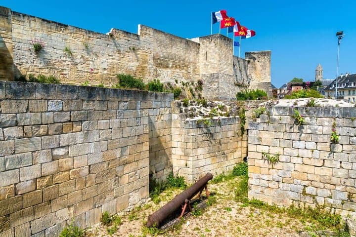 Hello Caen: Private 2-Hour Intro City Walk with Local Guide