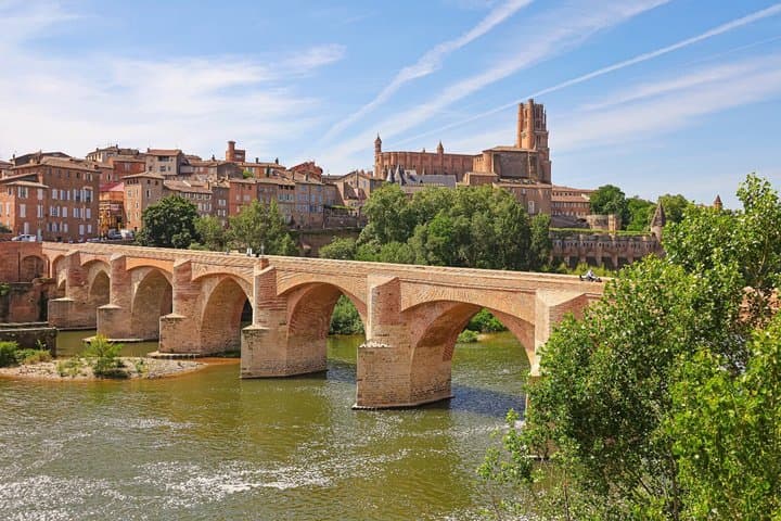 From Cathars to Kings: Albi and Cordes-sur-Ciel Day Trip