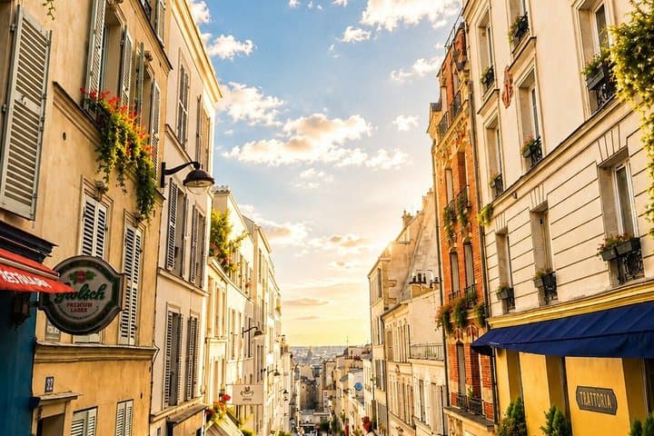 Montmartre Walking Tour: Artists & the Soul of Paris