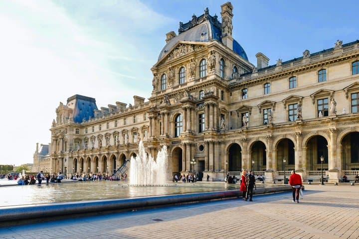 Free Tour of the Historic Center of Paris in Spanish