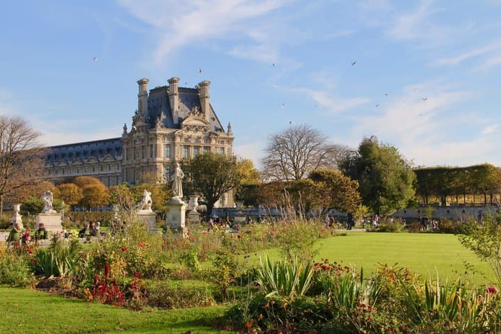 Free Tour of the Historic Center of Paris in Spanish