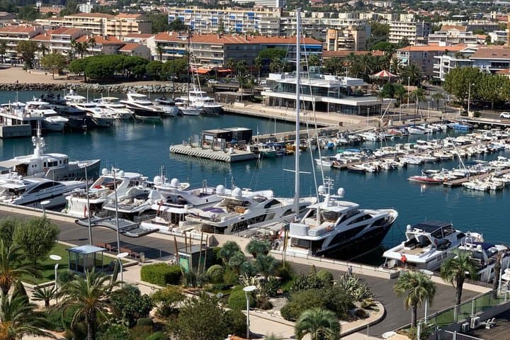 Saint-Tropez Glamour and Port Grimaud Riviera Tour Escape