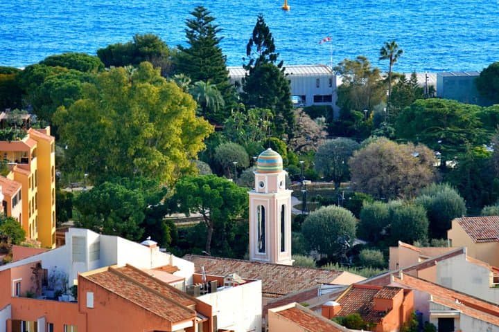Saint-Tropez Glamour and Port Grimaud Riviera Tour Escape