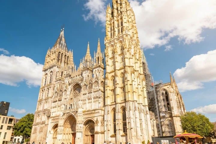 Hello Rouen: 2-Hour Intro City Walk with Local Guide