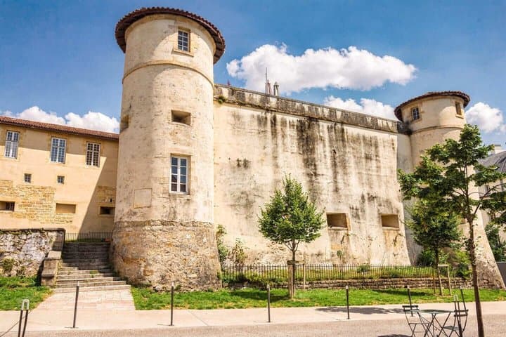 Hello Bayonne: Private 2-Hour Intro City Walk with Local Guide