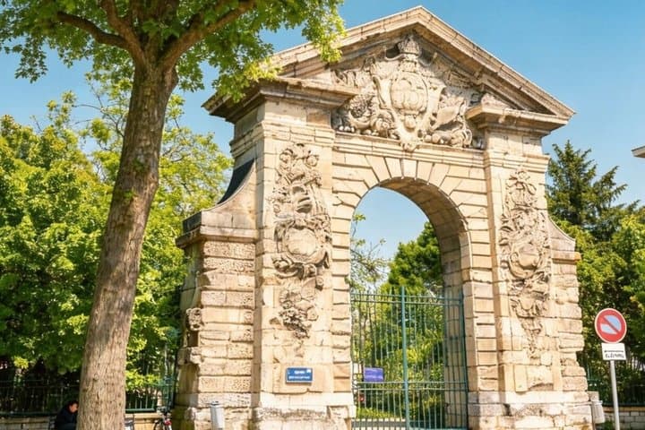 Hello Rouen: 2-Hour Intro City Walk with Local Guide