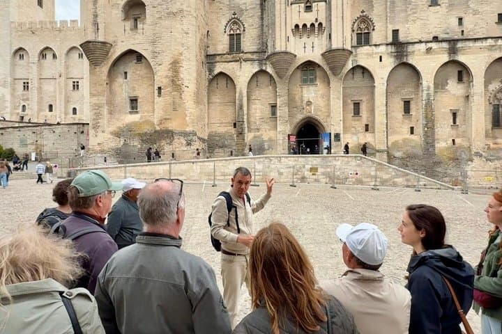 Avignon : walking tour of the most see-sights and hidden gems