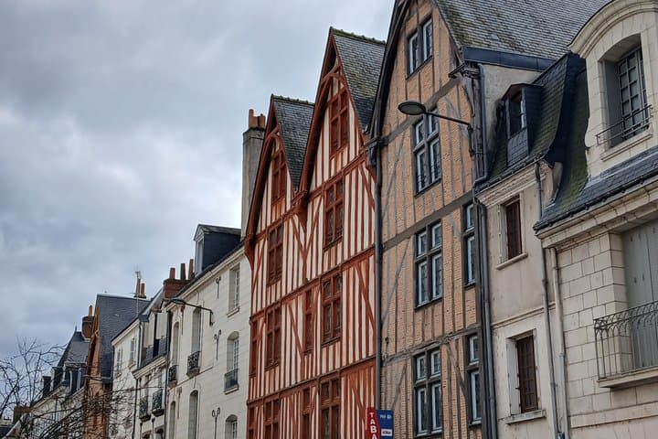 Tours: Private Walking Tour on Saint Martin and the Middle Ages