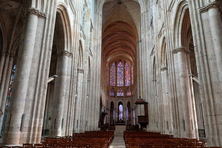 Tours: Private Walking Tour on Saint Martin and the Middle Ages