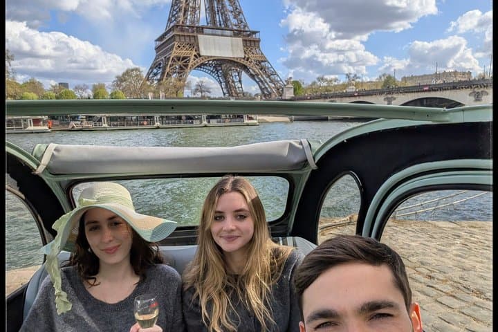 Paris: Guided tour in Citroën 2CV by night and day