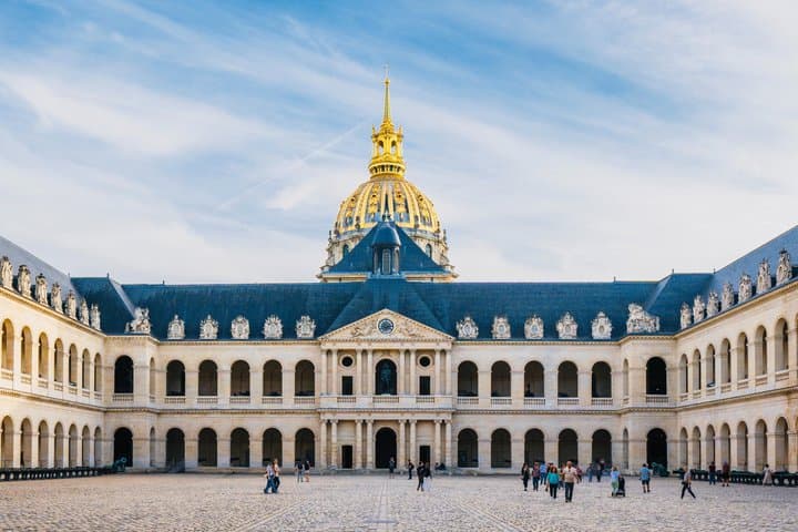 Paris Napoleon's Tomb and Les Invalides Small Group Tour