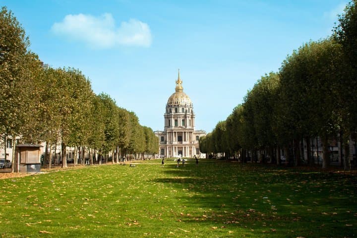 Paris Napoleon's Tomb and Les Invalides Small Group Tour