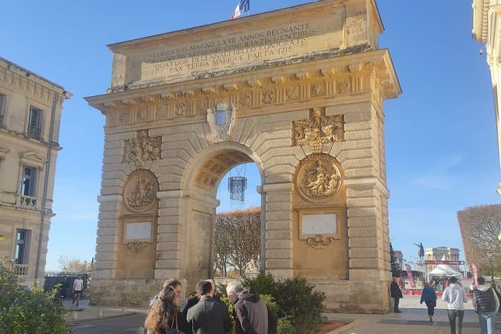 Private Historic Walk and Tastings in Montpellier