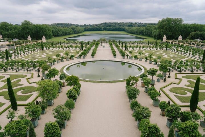 Versailles Gardens by Golf Cart and Private Palace Experience