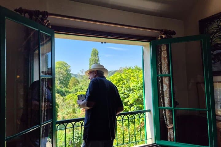 Giverny & Versailles Day Trip From Paris with Professional Guide
