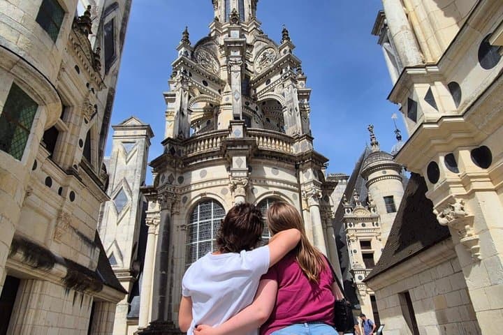 Loire Valley Castles Small-group Guided Day Trip from Paris