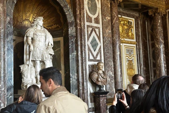 Versailles Small Group Guided Tour by Minibus from Paris