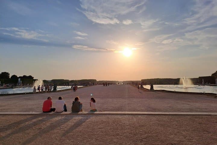 Versailles Night Fountains Show with Transport from Paris