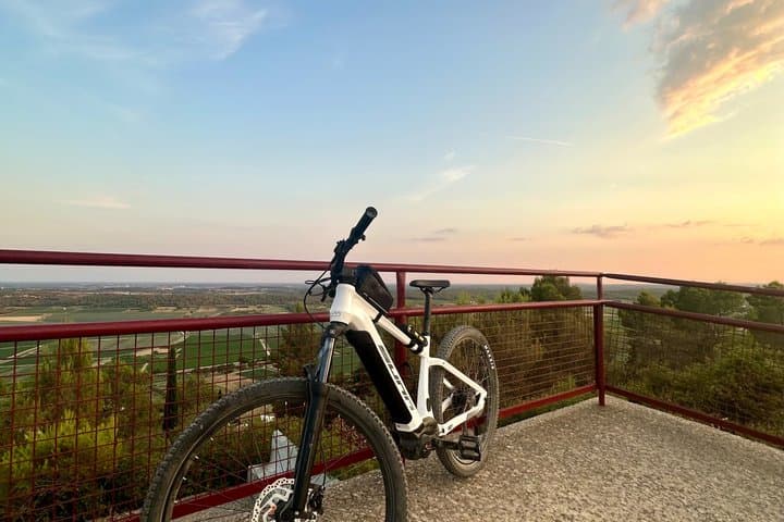 Electric bike rental in Sommières VAE type VTC And MTB