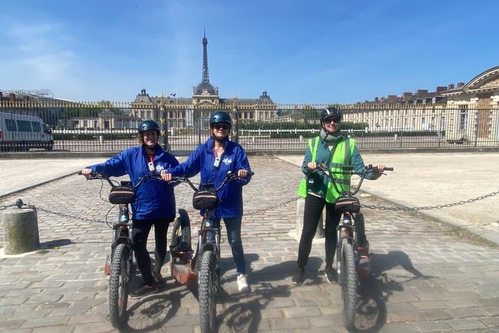 Guided tour of Paris by electric scooter. A fun and unique ride