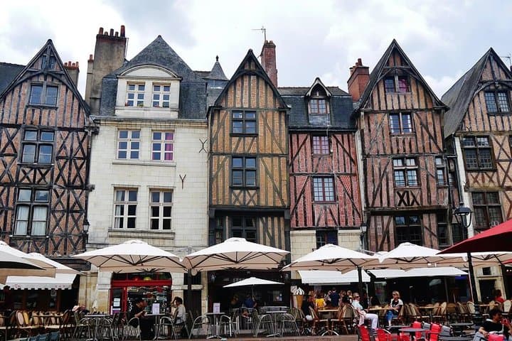 Essential Self Guided Walking Tour with Audio Guide and Quiz