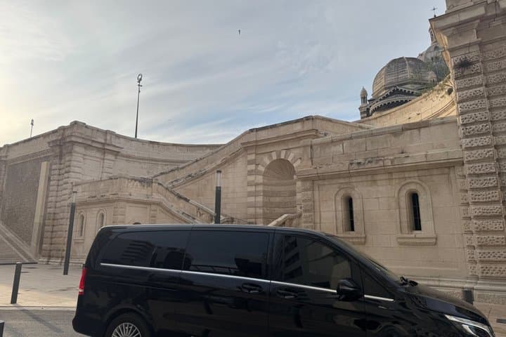Premium Electric Van Excursions Marseille and Cassis