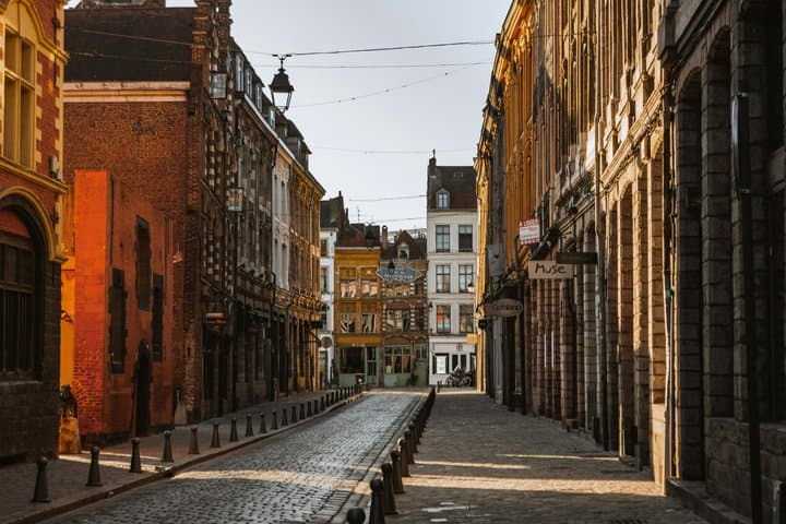 Lille Self-Guided City Walking Tour & Scavenger Hunt