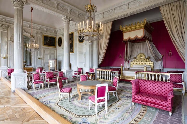 Versailles: Full Day Tour & Shuttle from Paris