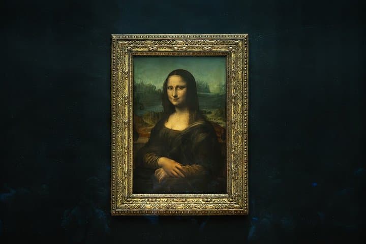 Louvre Museum Semi Private Guided Tour with Scheduled Access