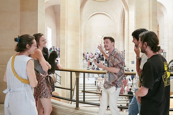 Louvre Museum Semi Private Guided Tour with Scheduled Access