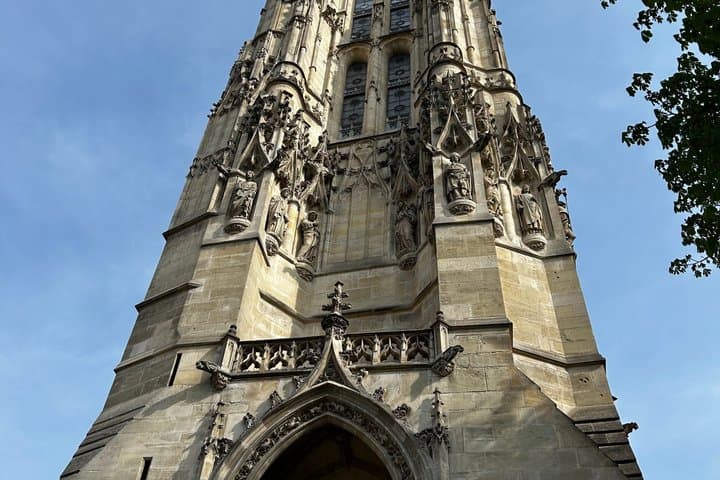 Paris Le Marais Self Guided Walking Tour & Scavenger Hunt