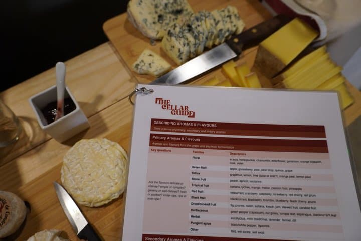 Lyon wine and cheese pairing workshop with a sommelier