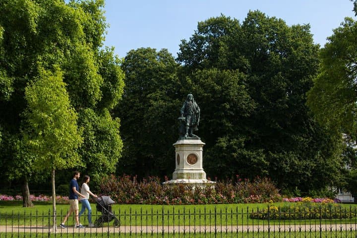 Reims Scavenger Hunt & Highlights Self-Guided Walking Tour