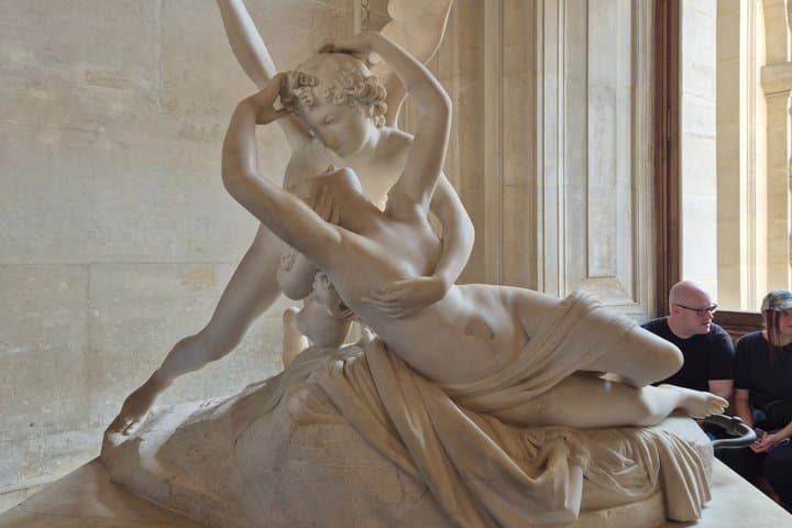 Private Louvre tour: Treasure Hunt Experience for Kids & Families