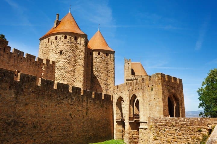 Carcassonne Scavenger Hunt & Highlights Self-Guided Walking Tour