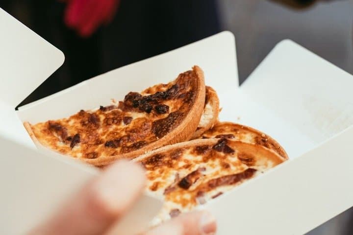 Start Your Day Like a Parisian: Croissants, Chocolate and Culture