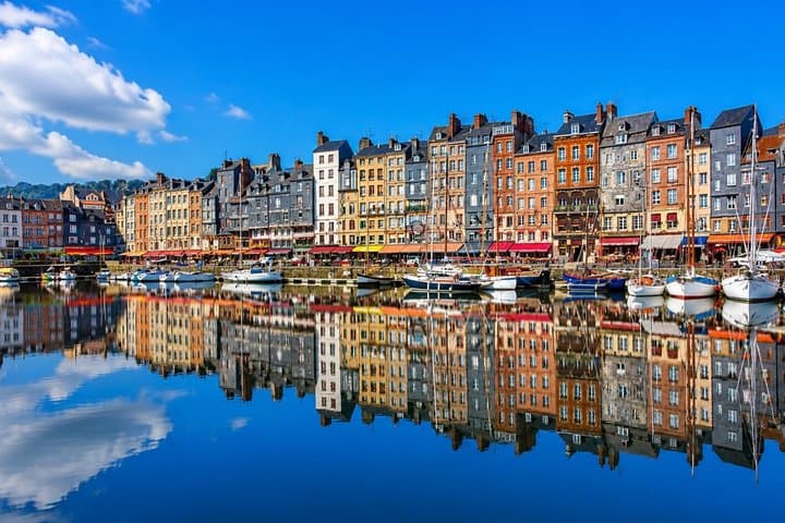 From Le Havre port: Round Trip Transfer to Honfleur