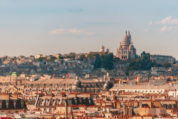Paris Montmartre Good Morning Walking Tour with Breakfast