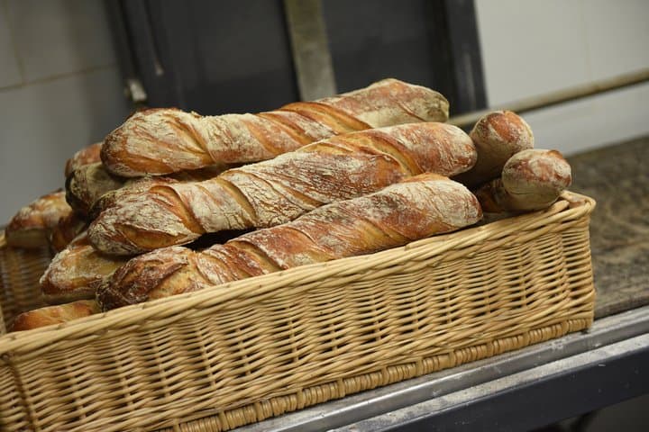 Old Nice Aperitif Food Tour with Local Specialties