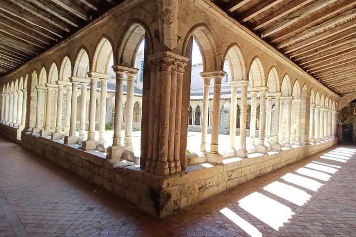 Half day in Saint-Emilion, Wine tast, tour, Church visit, Tapas !