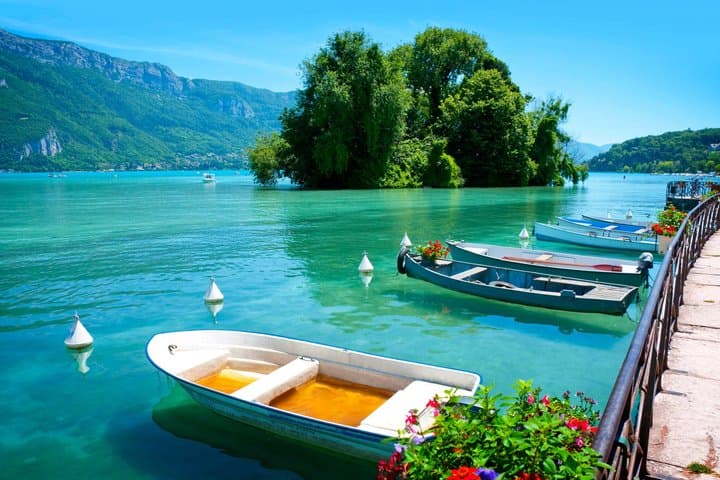 Annecy Walking Tour with Audioguide on your Smartphone