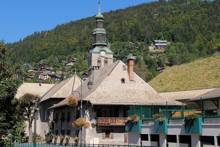 Explore Morzine in 60 minutes with a Local