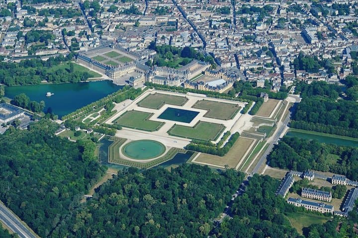 From Paris Château de Fontainebleau Vaux-le-Vicomte Guided Tour