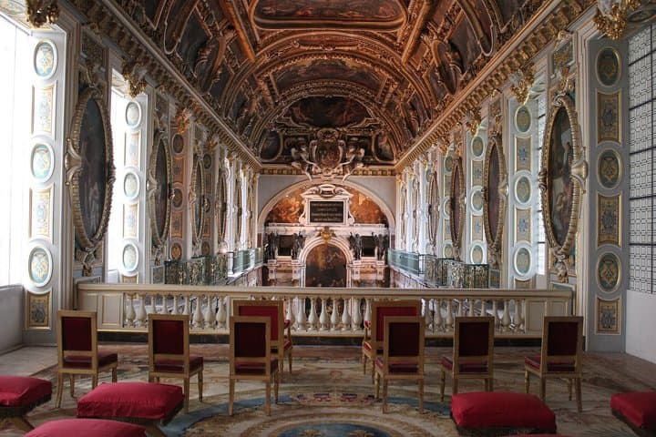 From Paris Château de Fontainebleau Vaux-le-Vicomte Guided Tour