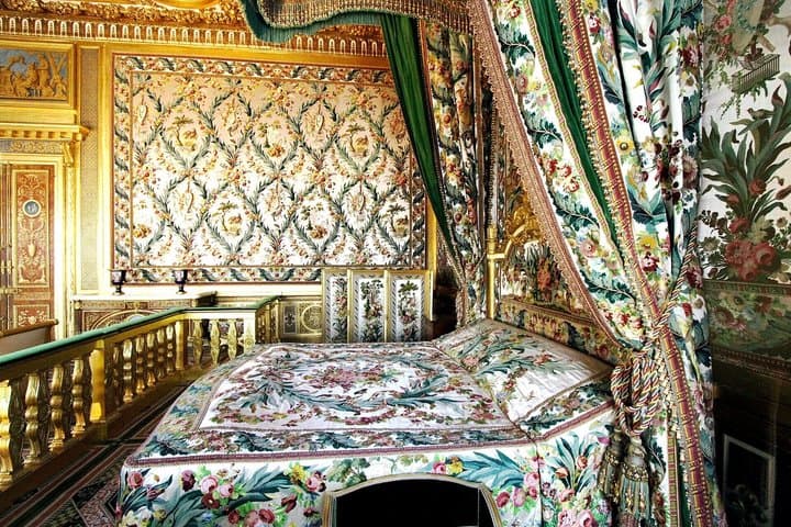 From Paris Château de Fontainebleau Vaux-le-Vicomte Guided Tour