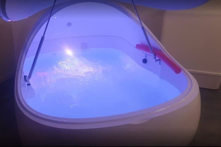 1 hour floating in a Touraine sensory isolation cocoon