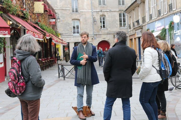 Le Marais Yiddish neighborhood par excellence with a pastry shop