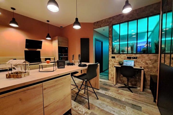 Private Spa and Jacuzzi Apartment and Infrared Sauna Arras Centre