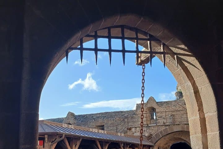 Guided tour of the village of the Mont-Saint-Michel
