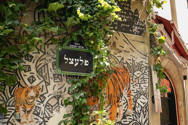 Paris Le Marais Walking Tour: An Incredible History - Small Group
